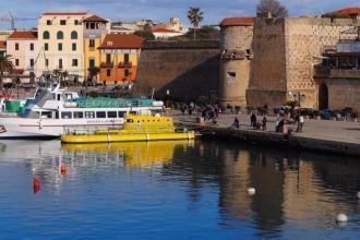 Портовая зона в Альгеро.