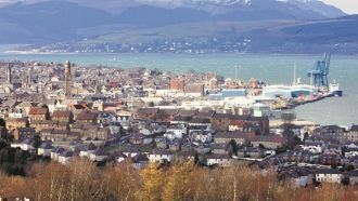 Вид на шотландский город Гринок.