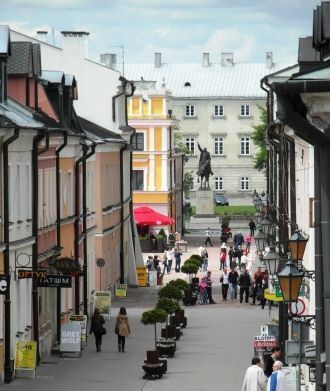 Пешеходы на улицах города