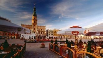 Посетители кафе в городе Замосць