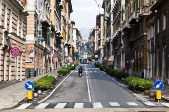 Улица в Генуе.