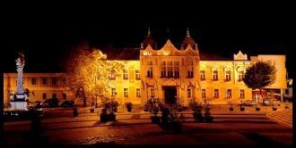 Город Сексард ночью.