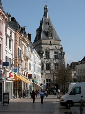 На улицах города Дрё.