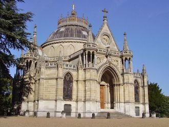 Королевская капелла в Дрё.