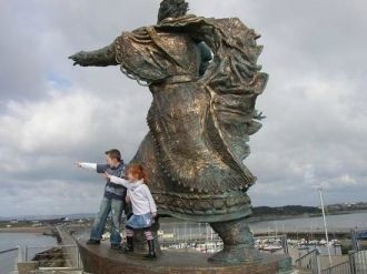 Местные жители города Трали.