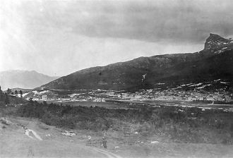 Панорама Нарвика на старых фотографиях.