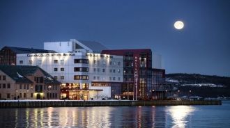 Харстад ночью.