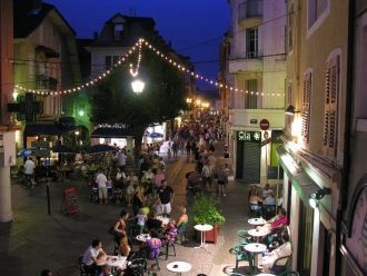 Вечер на улицах&nbsp;Тонон-ле-Бен.
