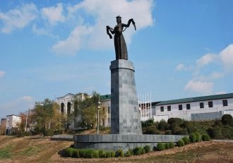 Монумент «Мать Бурятия».