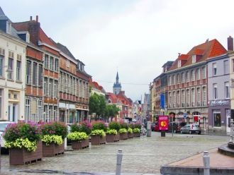 Улица города Турне.