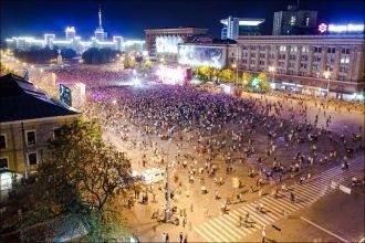 Праздник на площади Свободы, Харьков.
