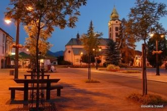 Улицы ночного города Липтовски-Микулаш