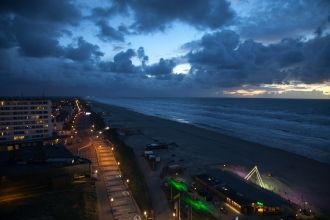 Зандворт ночью.