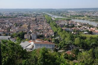 Ажен с высоты птичьего полета