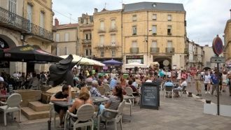 Посетители кафе