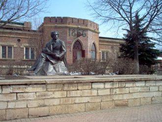 Памятник А.С. Пушкину в Оренбурге.