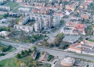 Город Гёдёллё с высоты.