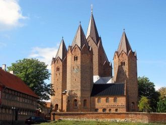 Церковь Богородицы.