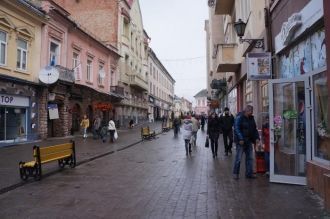 Люди в Ужгороде.