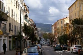 Улица Аяччо, которая ведет в центр город