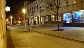 Улица Чаковец ночью.