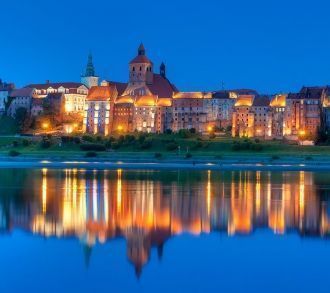 Грудзёндз ночью.