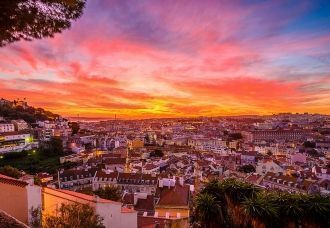 Каттолика ночью.