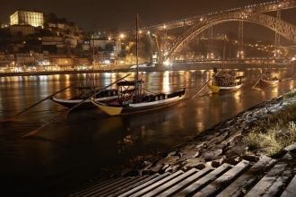 Ночная жизнь города Вила-Нова-ди-Гая.