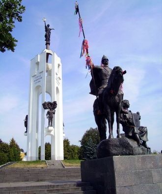 Мемориал к 1000-летию Брянска.