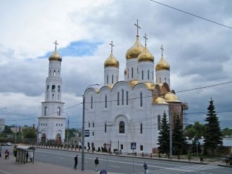 Брянский кафедральный собор и колокольня