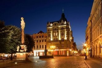 Фотография ночью, город Свидница.