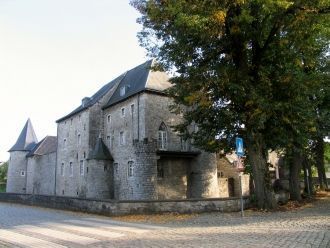 Достопримечательность города Тинен.