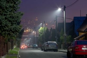 Ночные улицы города  Йичин.