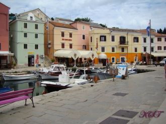 На улицах города Мали-Лошинь.