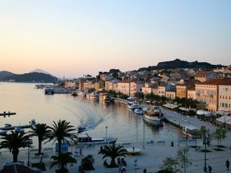 Мали-Лошинь