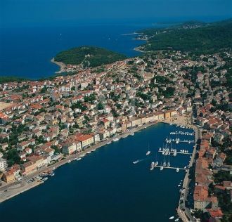 Город Мали-Лошинь с высоты.