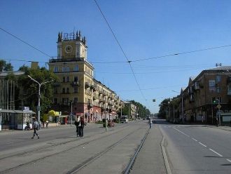 Улица Ленина является главной улицей Куз