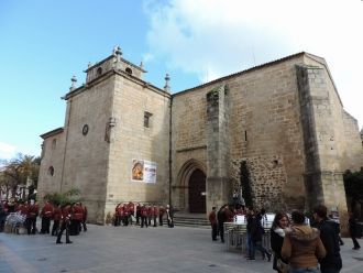 На улице города Касерас.