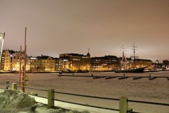 Город Кемиярви ночью.