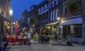 Город Вавр ночью.