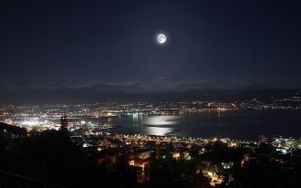 Фотография ночью, город Измит.