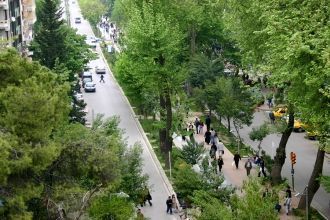 Городские жители и гости города Измит.