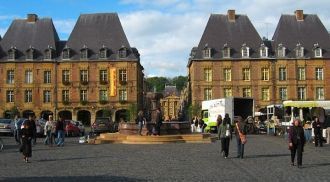 Жители г. Шарлевиль-Мезьер.