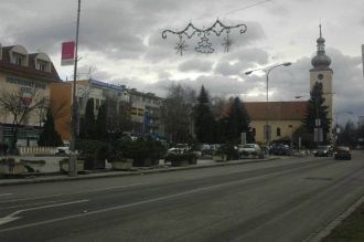 На улице города Сеница.