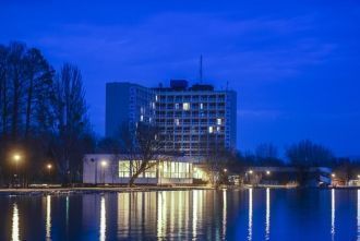 Город Кестхей ночью.