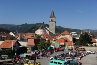 Пешеходы на улицах города