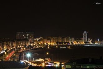 Ночная панорама города Фигейра-да-Фош