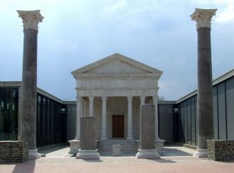 Реконструкция храма Исиды - Сомбатхей, В