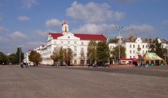 Красная площадь Чернигова.
