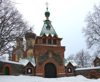 Пюхтицкий Успенский женский монастырь.